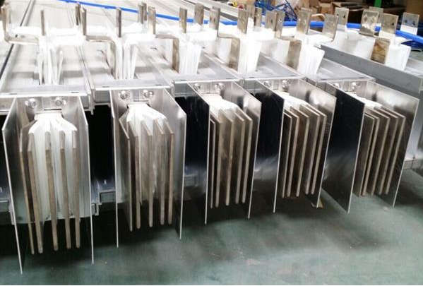 封閉母線槽電力設(shè)備.jpg 封閉母線槽電力設(shè)備.jpg